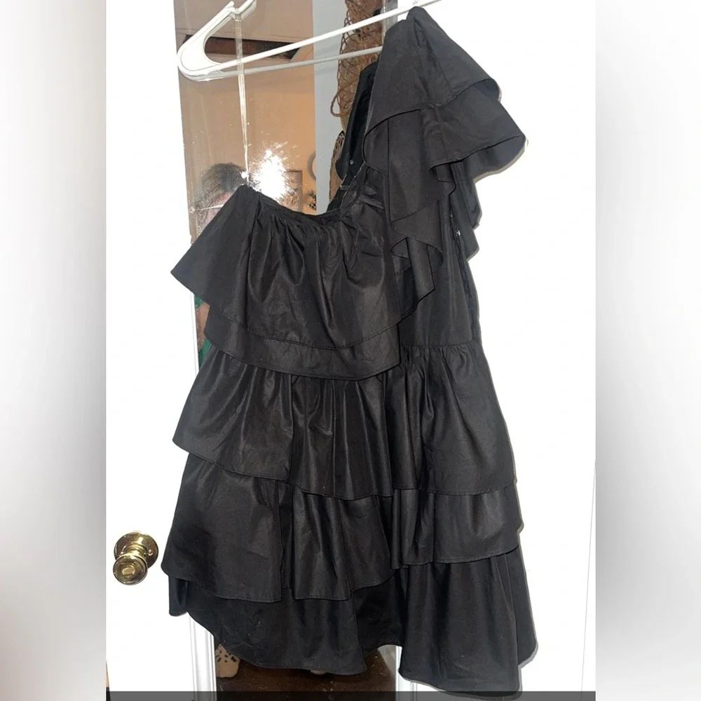 Ruffled One shoulder dress - Picture 1 of 4